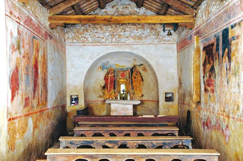 INSIDE THE PAINTED CHAPELS